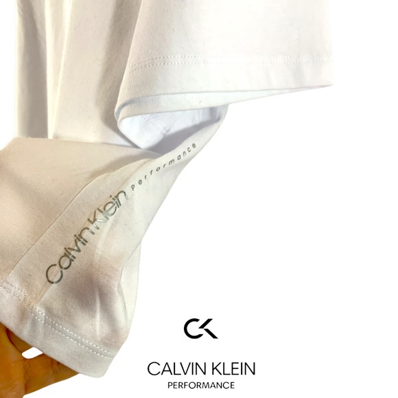 Calvin Klein Performance cropped tee. - Picture 4 of 9